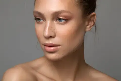 Profil Estetiği (Profiloplasti) işlemleriyle arzulanan yüz profiline sahip olmak mümkün!